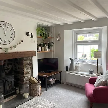 Holiday home Tiny Romantic For Two. Lostwithiel